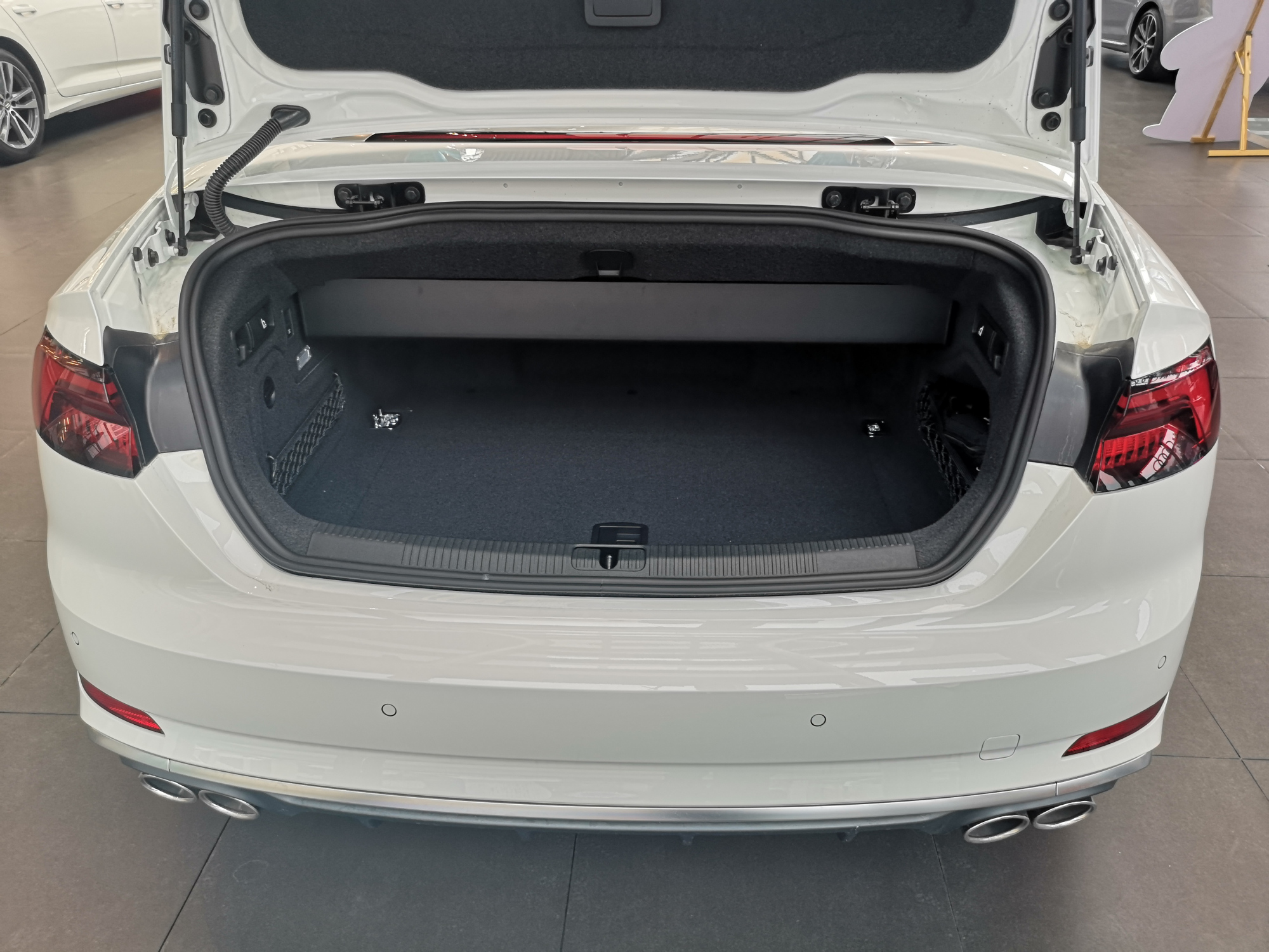 23款奥迪s5敞篷版沉浸式体验,新款奥迪s5敞篷版实车拉风的设计