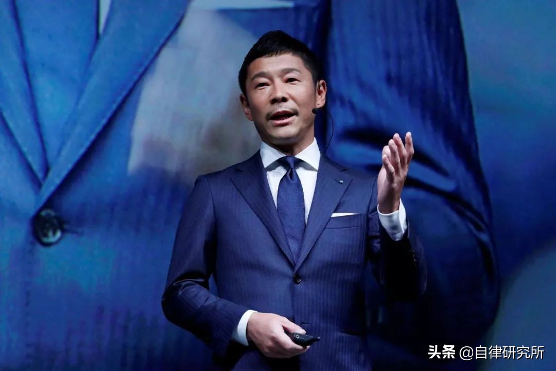 送10亿，征女友包下火箭登月高中毕业的他为何成为日本最潮富一代