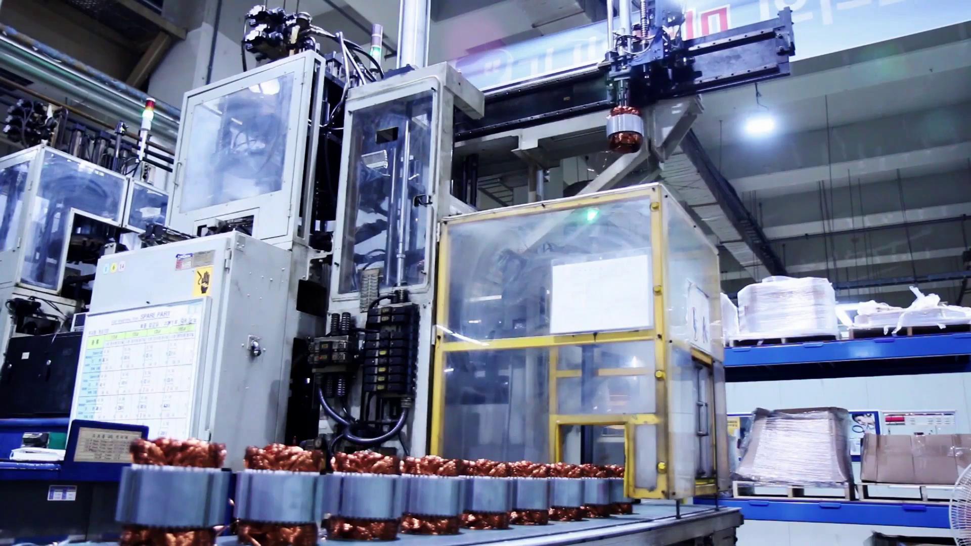 伺服电机对设备的重要性,伺服控制机器人的作用