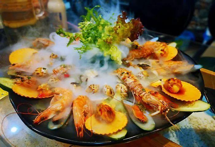 拔草打卡美食一条街,拔草各大美食品牌