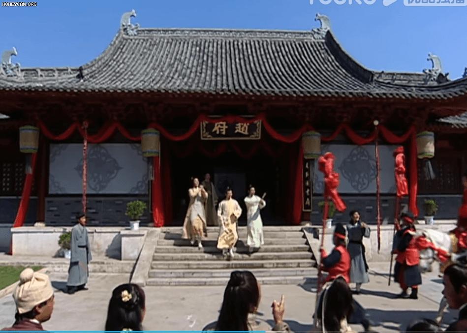 先纠缠,后绑架,一部《阿宝》揭开了无数人曾深陷的“爱情误区”