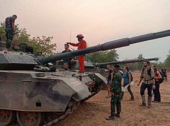 泰国陆军vt4坦克实弹,泰国展示从中国引进的vt4主战坦克