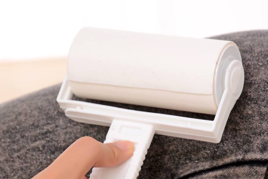 黑色裤子粘毛毛怎么弄掉,黑裤子水洗掉毛严重怎么处理