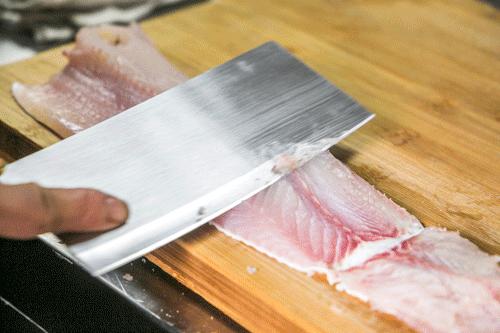 1块钱撸四盘！薄如蝉翼的蝴蝶鱼片，让你一口鲜掉眉毛！