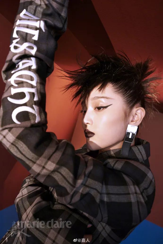 吴宣仪黑唇妆上热搜了是怎么回事,吴宣仪唇妆视频