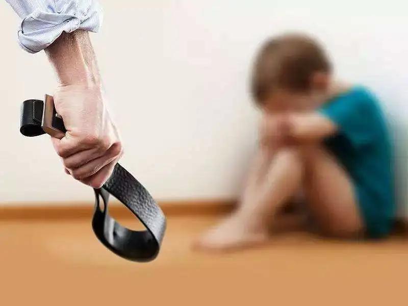 育儿专家谈孩子容易发火,育儿专家说打孩子的危害