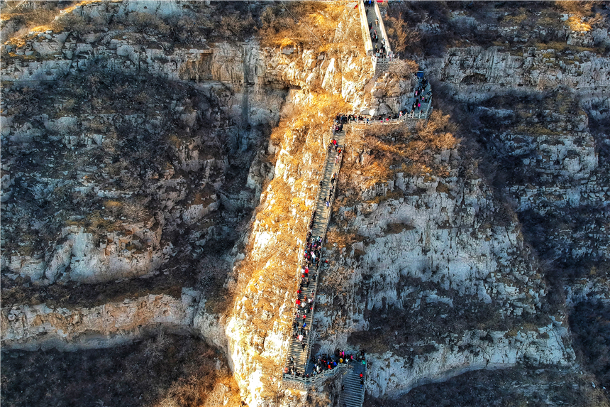 石家庄是一个神奇的地方,河北的神奇山峰