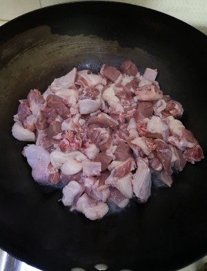 香辣啤酒鸭家常做法加土豆,香辣啤酒鸭的家常做法简单