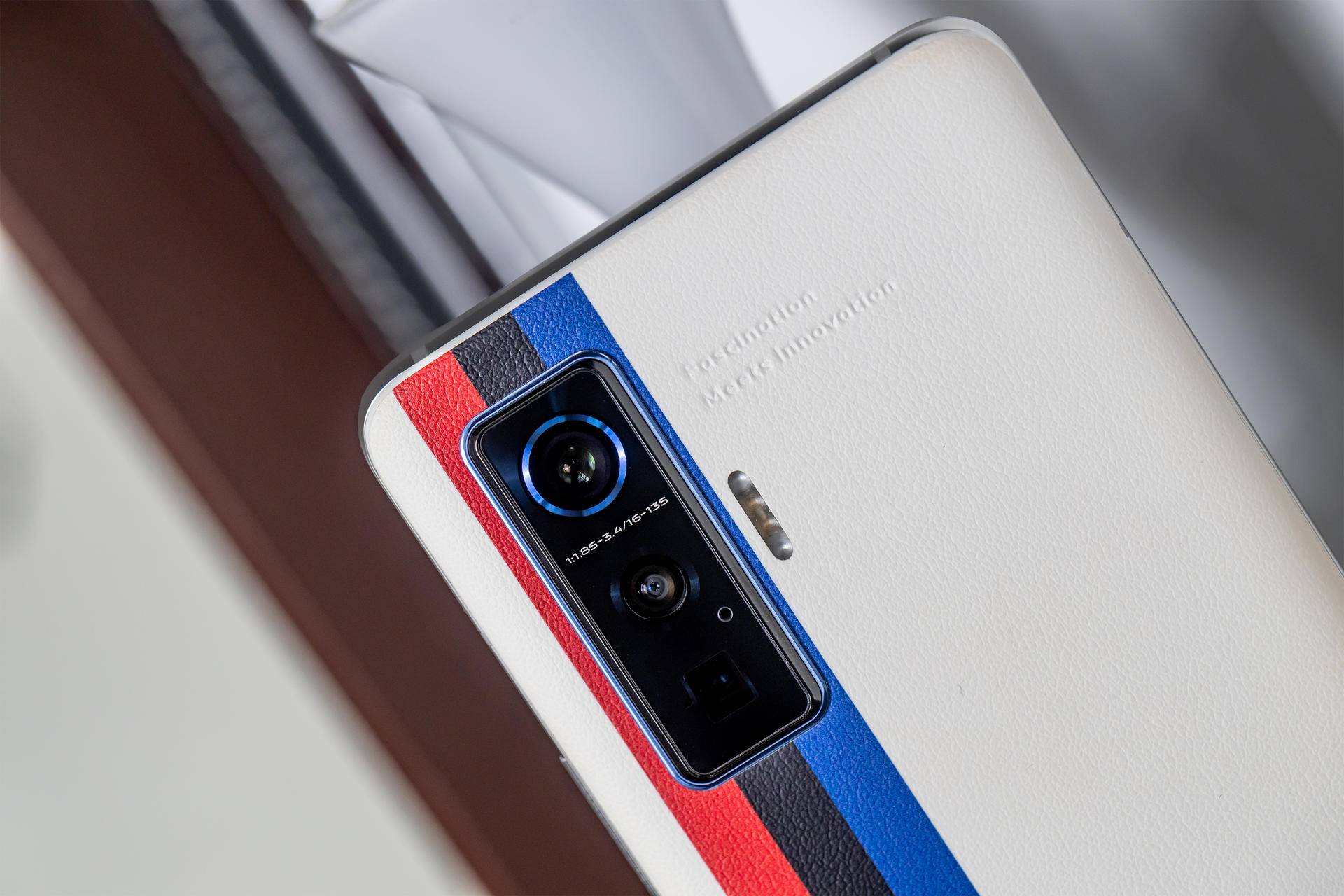 假如你不执着于新机,我勉强为你推荐一台,性价比和体验都兼顾