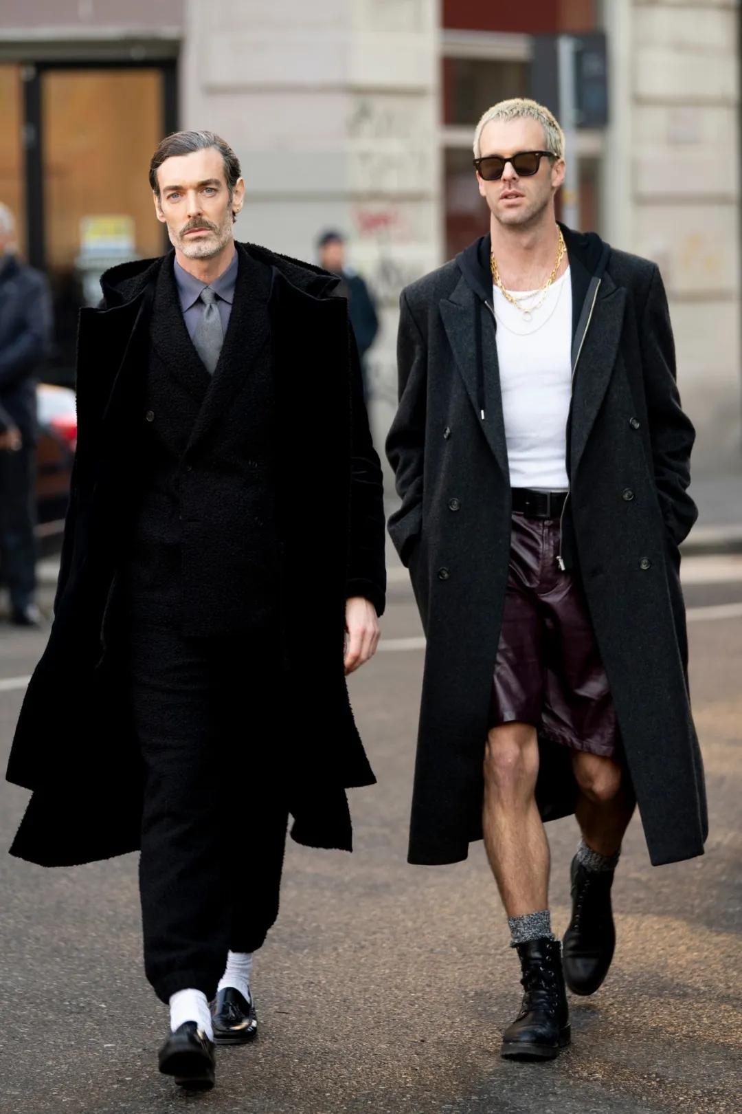 为什么小皮鞋要穿白袜子,什么人穿皮鞋