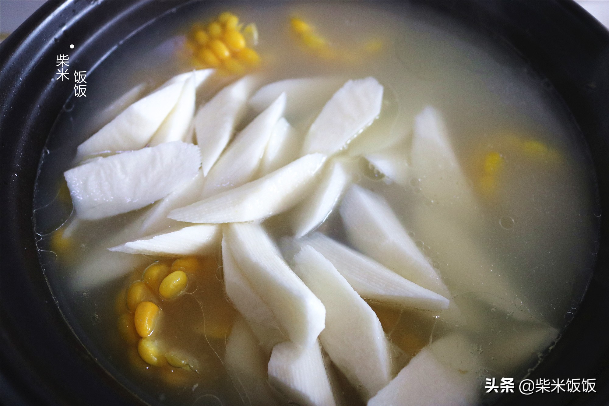 清炖排骨在什么时候放盐最佳,排骨萝卜汤先放盐还是后放盐