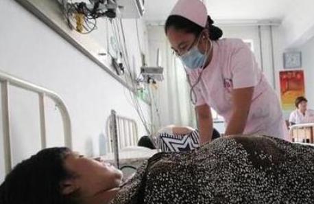 孕妇生下斑点狗宝宝,斑点狗一胎生宝宝