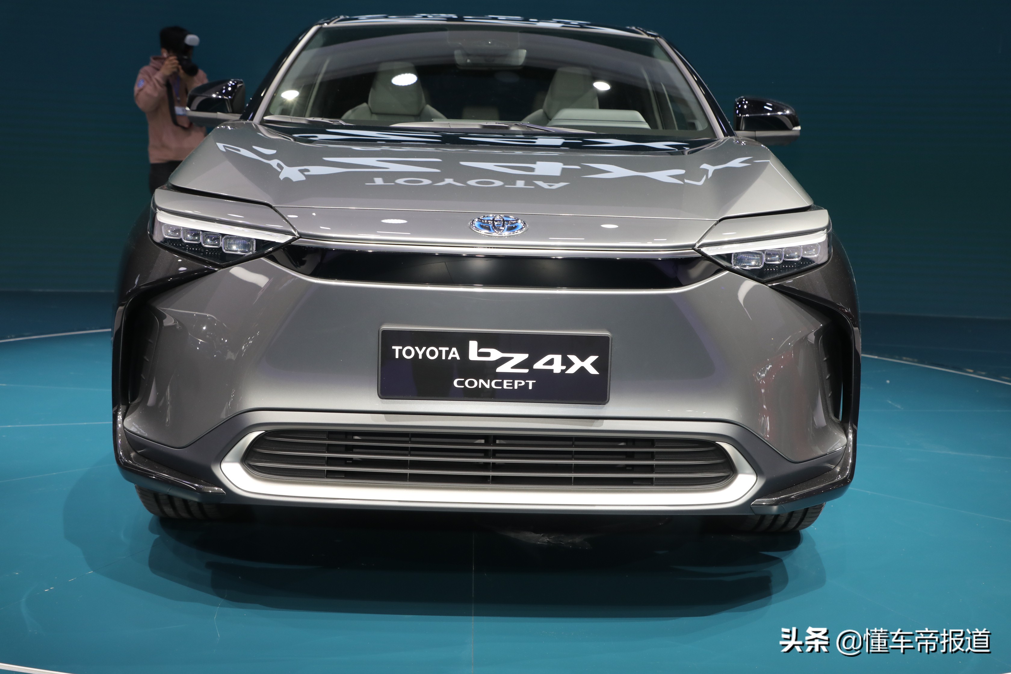 新车｜短悬挂长轴距，造型科幻！丰田纯电SUV概念车亮相上海车展