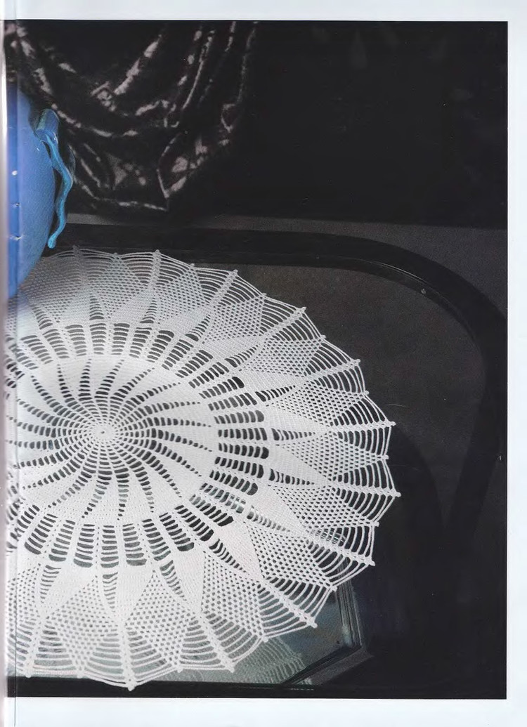 有漂亮的台布钩针图解吗,钩针编织桌布盖巾教程