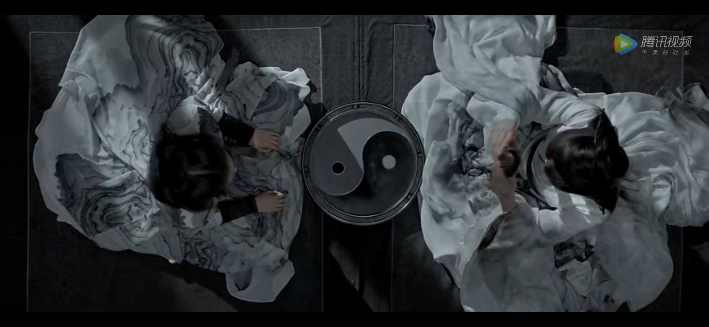 影子张艺谋最后小艾看到了什么,张艺谋的电影影里小艾用影子了吗