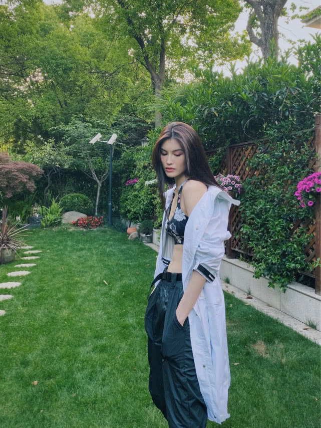 何穗晒照,何穗腹肌