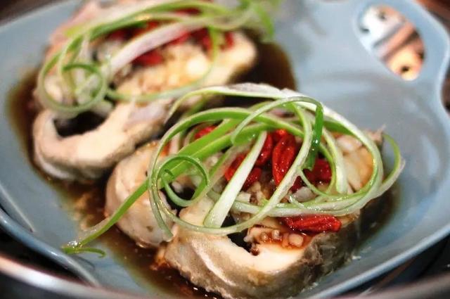 午餐清蒸鱼,鳕鱼最原汁原味的做法