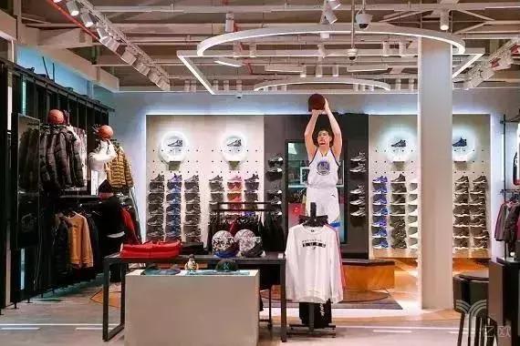 服装行业关店潮与开店潮,2020年必看的服装店经营趋势