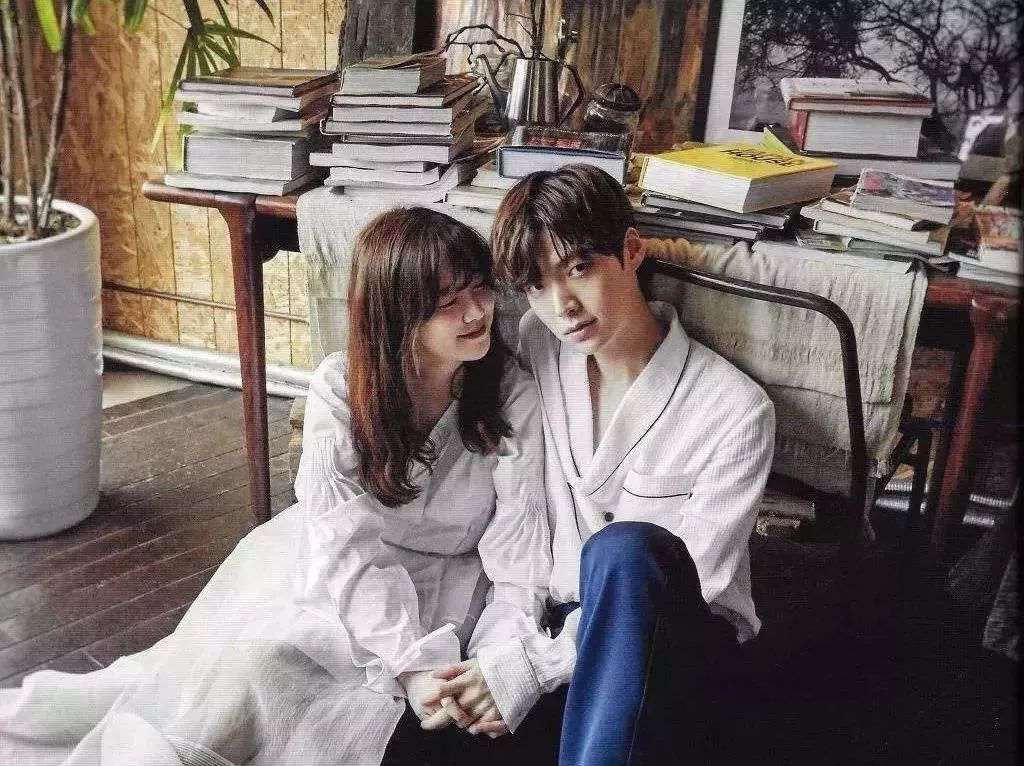 安宰贤：“具惠善，你乳房不性感了，咱们离婚吧！”