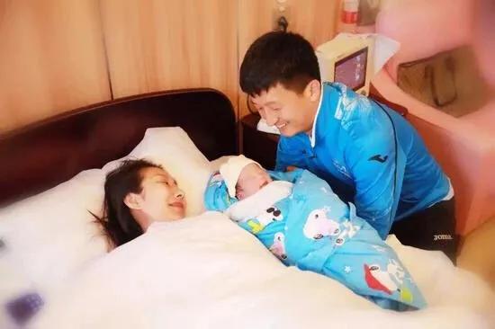 31岁中国足球“退出哥”，效力一家球队黄一家，被曝遭欠薪数百万