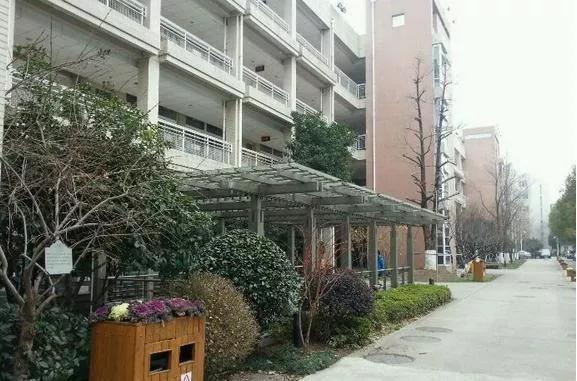 江苏南京外国语学校,南京外国语学校高二五班