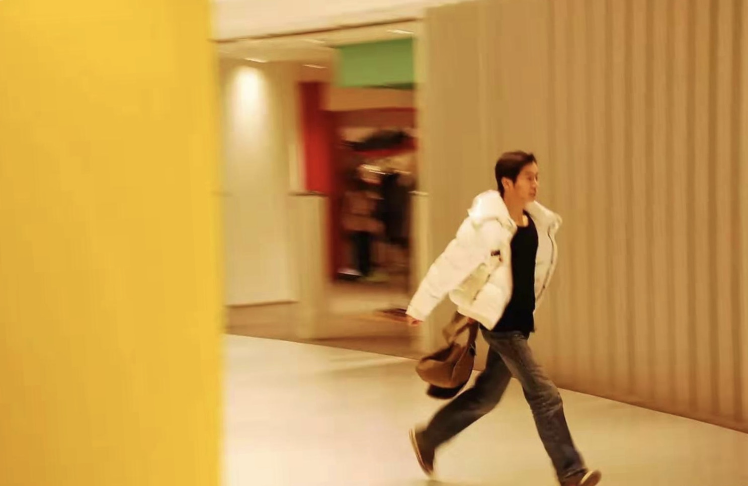 15岁考上北大，38岁沦落到湖南小镇上，成为灰头土脑的小镇青年