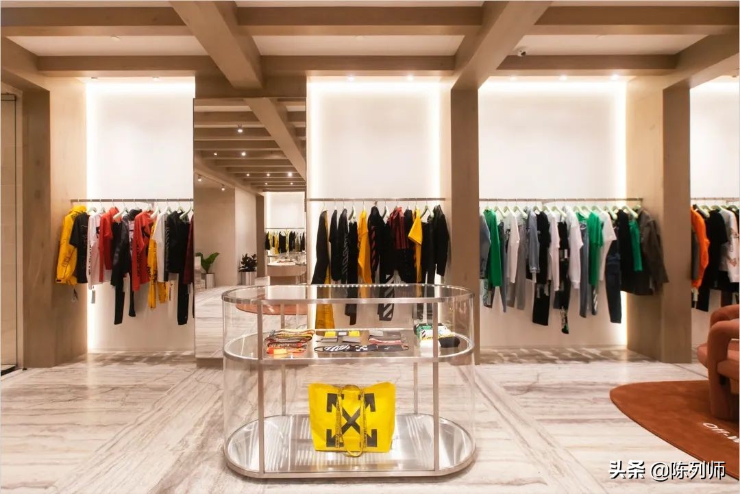 offwhite风格,白色品牌陈列搭配