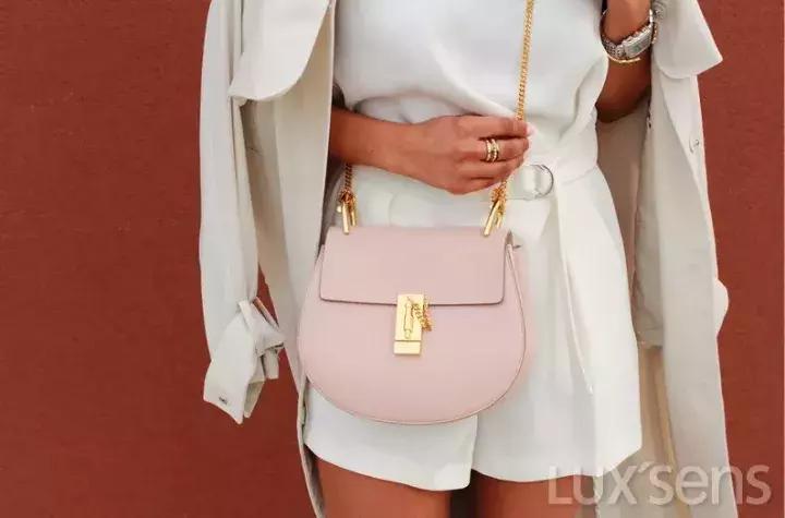 浅色的大牌包包,夏季包包推荐小众高级感