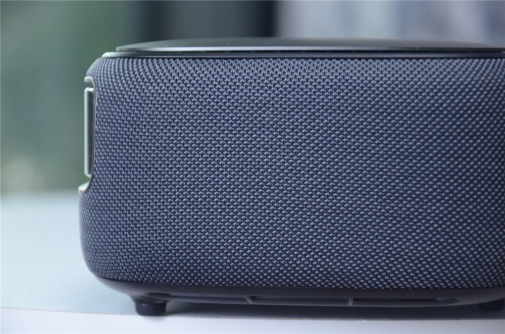 把家用投影仪放到电影院里投影,微果投影仪家用