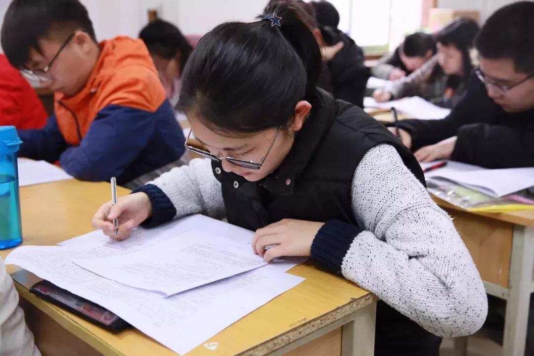 兰州市2024年一诊物理,2020年兰州市物理一诊考试