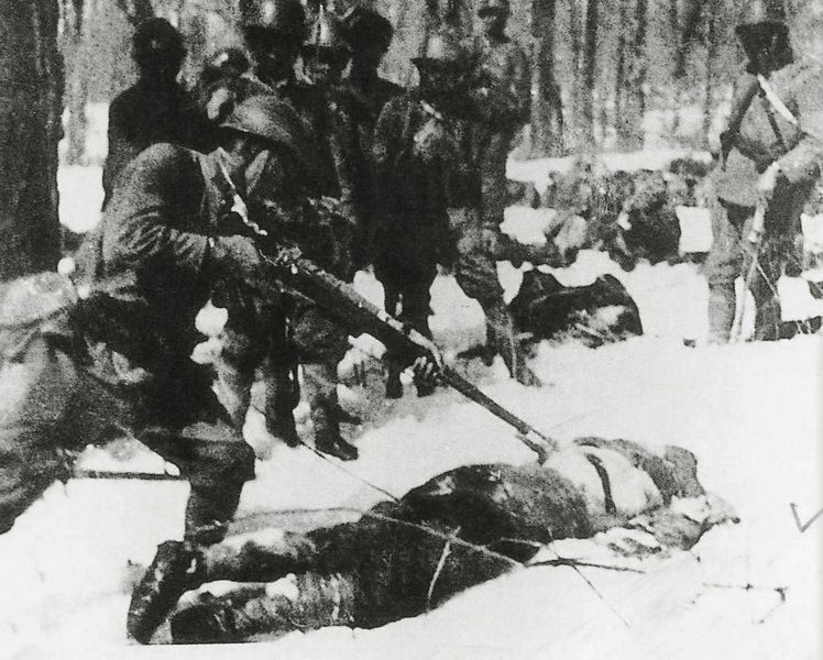 美国女兵“投降”后:却遭日军“虐待”,美国用了最直接手段解决