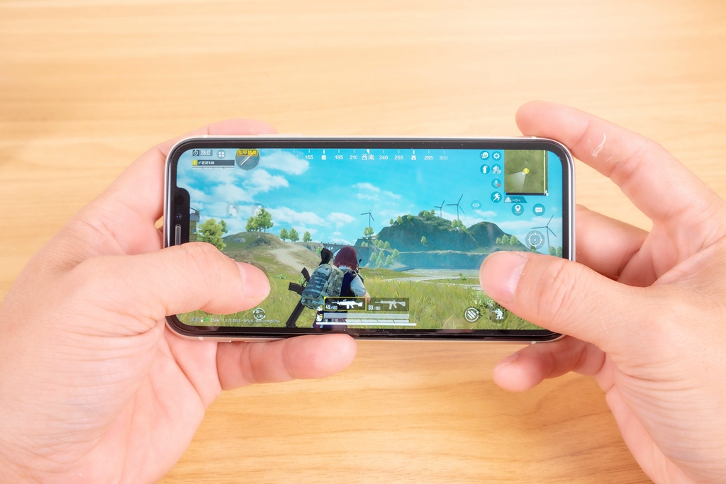 飞智银镜,专为玩游戏设计的手机推荐