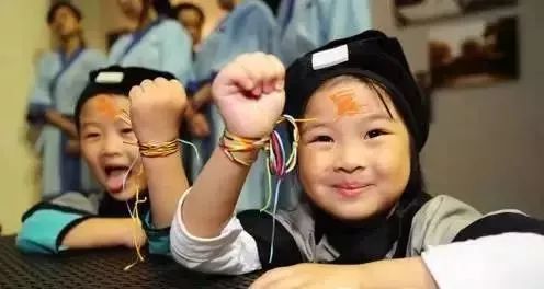 金锁银锁有什么讲究,平安锁怎么戴才好看