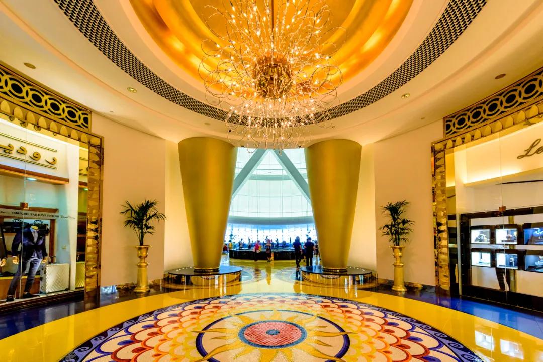 见识一下全球最豪华的七星级酒店,中国第一家七星级酒店远超迪拜