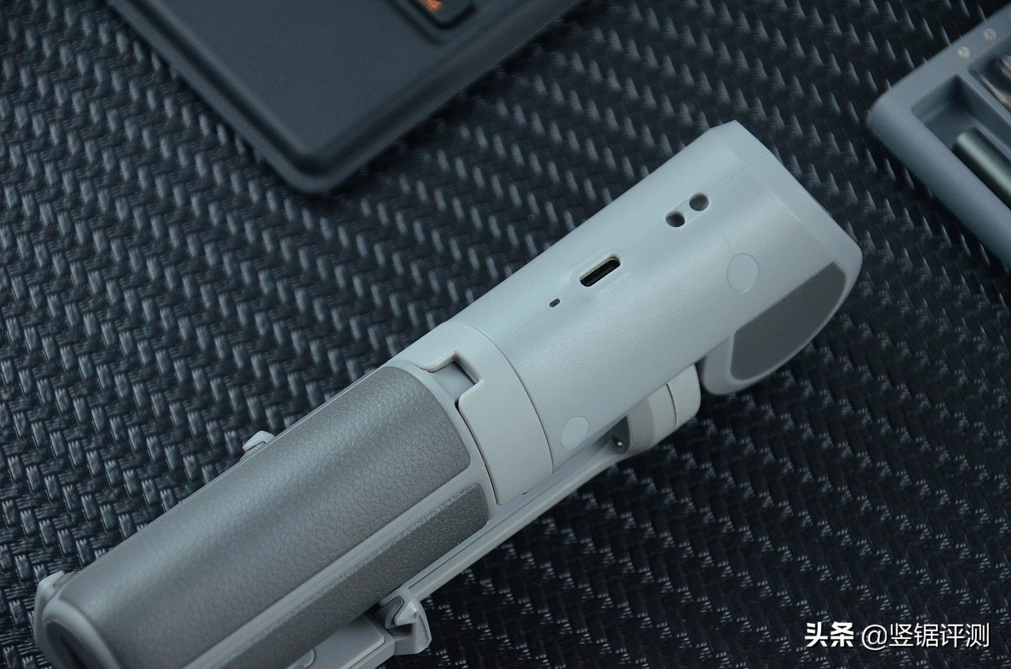 便携三轴折叠稳定器,能支持折叠屏的手机稳定器