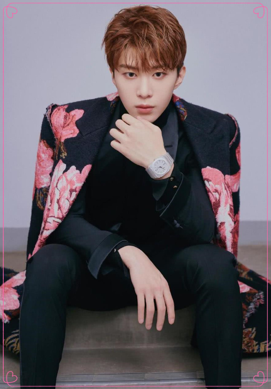 范丞丞活动衣服点评,范丞丞装扮成圣诞老人