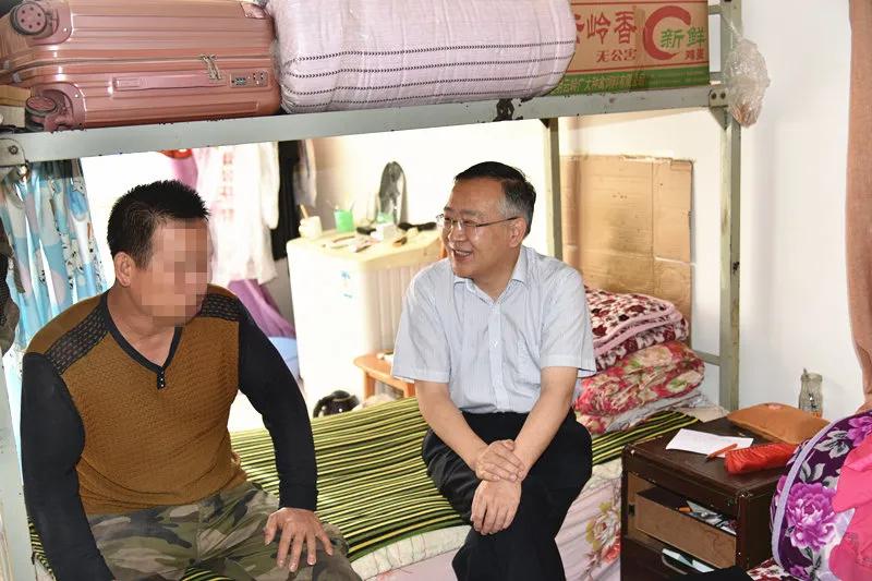 “我们检察机关一定与法院一起把你的事情解决好……”