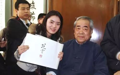 你如何看待范曾的这种书法用笔,范曾书法千里之行始于足下