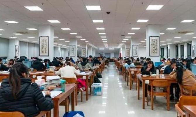 学硕和专硕的差距有多大,学硕和专硕哪个更累一点