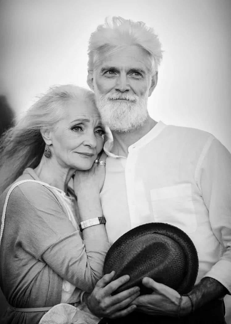 表达相濡以沫的诗句经典,形容夫妻相濡以沫的句子诗句