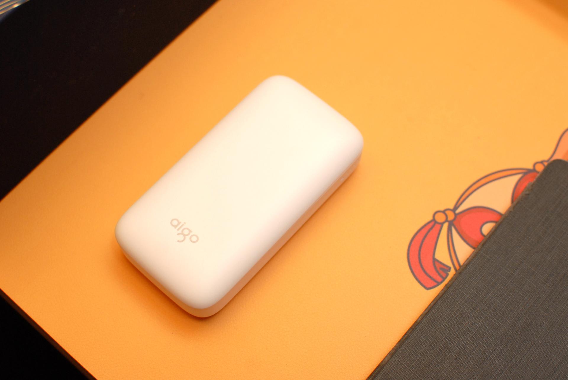 爱国者充电宝最新型号,爱国者x10p充电宝