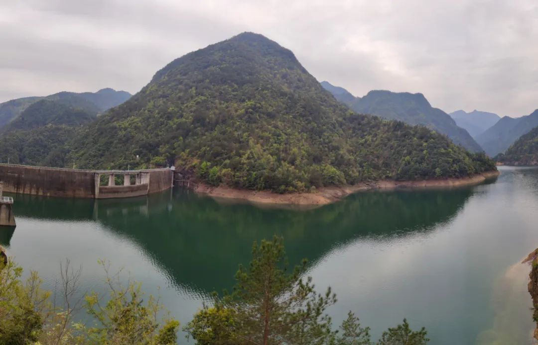 探访悬崖峭壁,大峡谷绝壁长廊