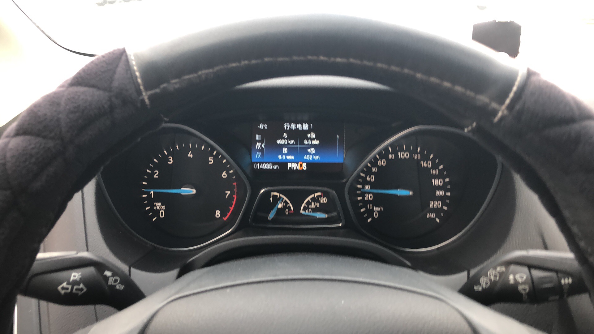 小贾买了一辆福克斯,开了两年听听她怎么评价这车