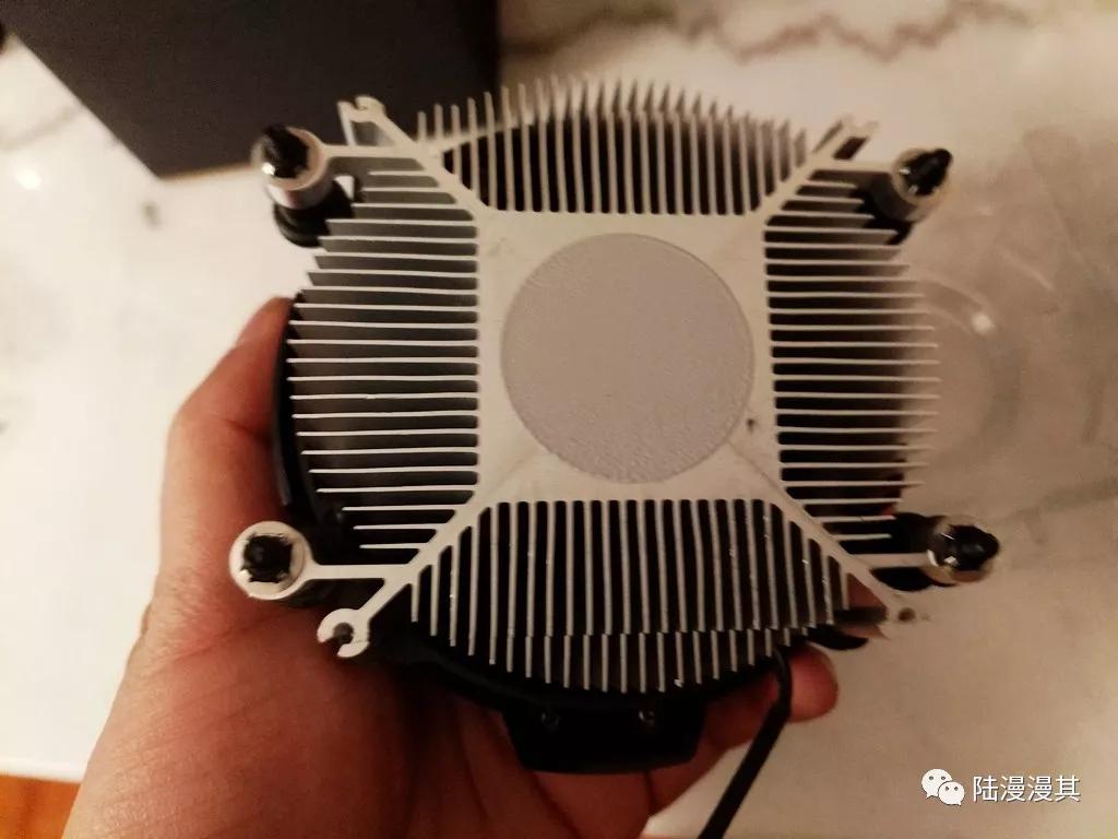 孤勇者mini机箱itx装机,240水冷itx机箱装机全过程