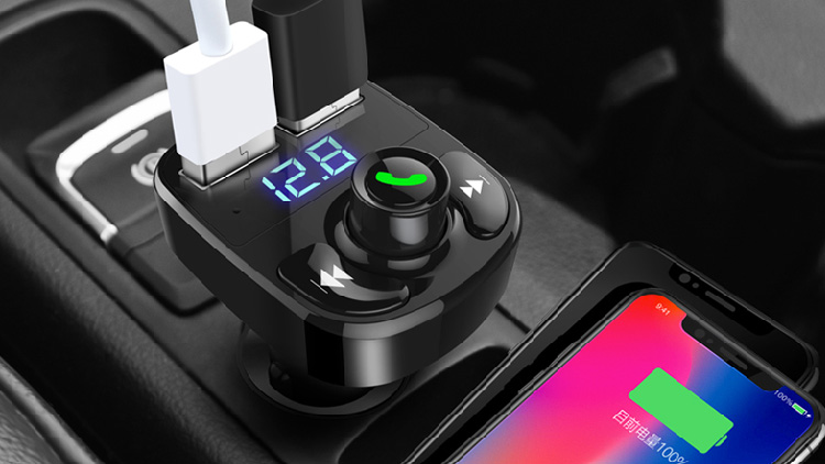 想在低配车内蹦迪？改造车机还不如装个接收器，也就一顿饭钱