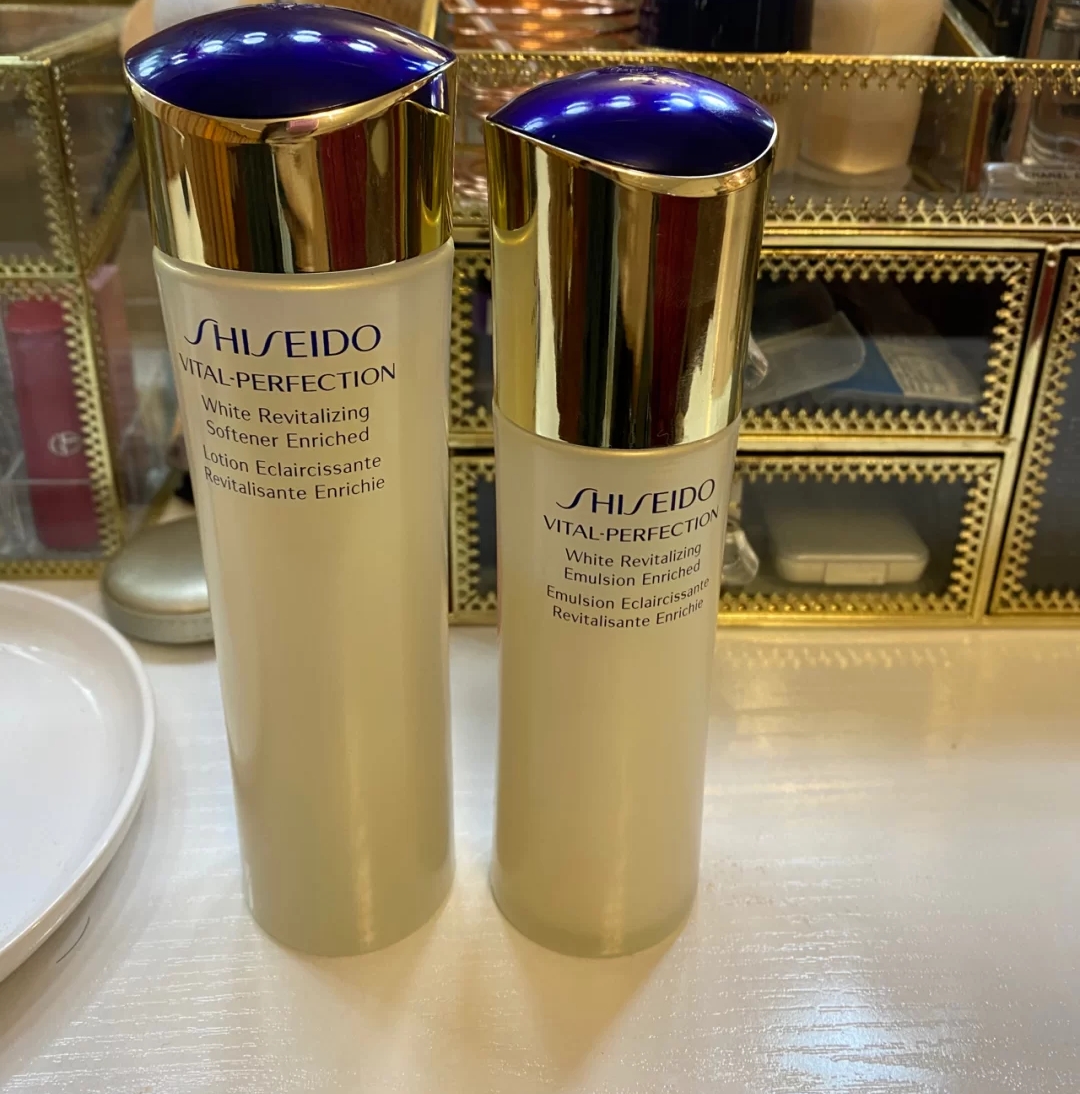 40岁女人护肤水哪个好,40岁女人适合哪种水乳护肤