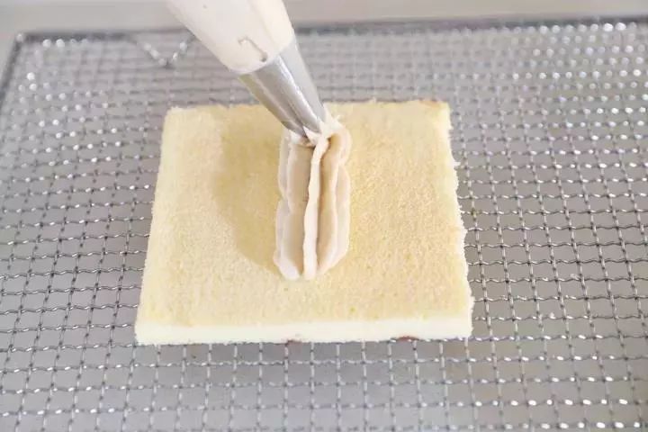 简单好吃的烘焙蛋糕,烘焙入门级别的必做甜品