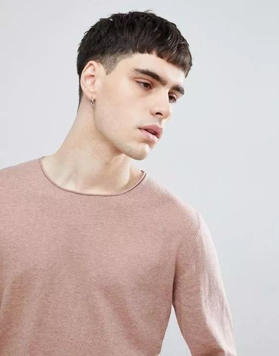 男生发际线高适合的发型推荐,发际线高适合什么刘海男生