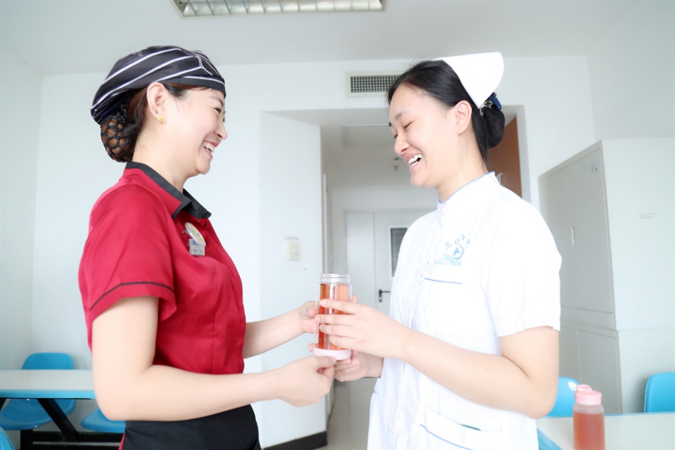 适合夏天喝的祛湿热的茶饮,降暑茶饮有哪些好处和坏处