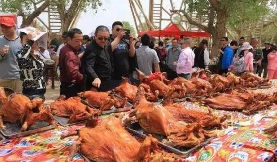 新疆烤全羊深度解析,新疆烤全羊最新消息